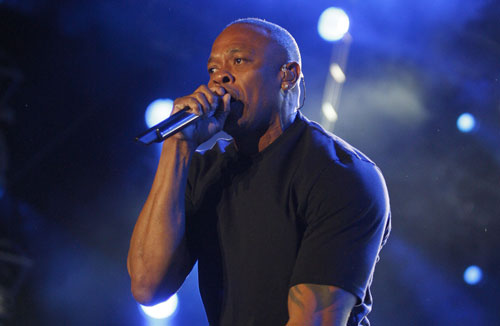 Dr. Dre biểu diễn trong một đêm nhạc hội tại California, Mỹ Nguồn: REUTERS