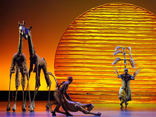 Các diễn viên trong vở nhạc kịch Vua sư tử tại lễ trao giải Tony Awards năm 2008  Nguồn: Reuters