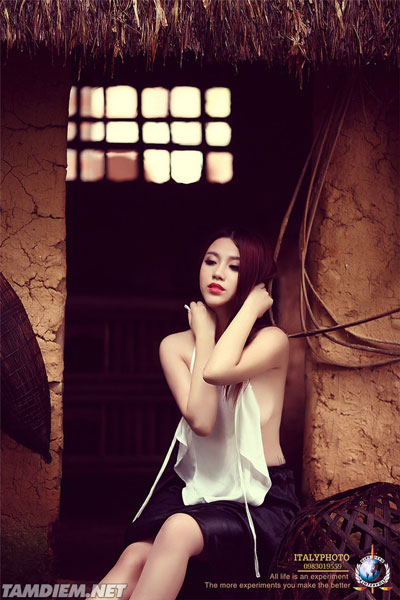 Một bức ảnh của bộ ảnh Chị Dậu phiên bản 2014 của Italy Photo
