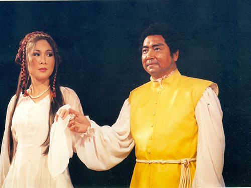 NSND Hồng Vân và nghệ sĩ Khánh Hoàng trong vở kịch Nỗi đau nhân loại (Nhà hát Kịch Sân khấu nhỏ TP HCM) - một trong những tác phẩm đỉnh cao Ảnh: Thanh Hiệp
