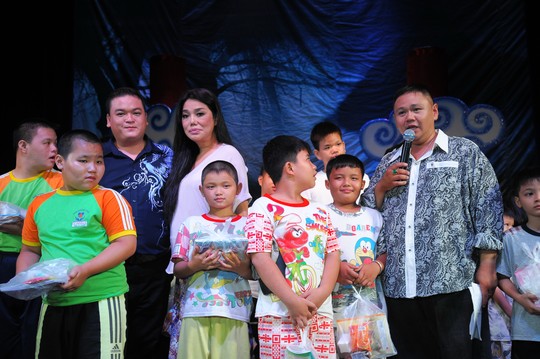 
Minh Béo là nghệ sĩ tích cực hoạt động từ thiện. Ảnh: NSCC
