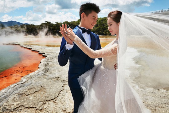 Cả hai chụp ảnh lãng mạn