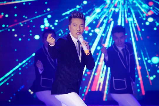 Đàm Vĩnh Hưng, Minh Hằng, Ngô Kiến Huy đốt cháy live show 9 Mai Vàng kết nối - Ảnh 3.