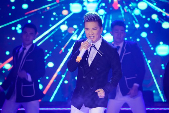 Đàm Vĩnh Hưng, Minh Hằng, Ngô Kiến Huy đốt cháy live show 9 Mai Vàng kết nối - Ảnh 2.