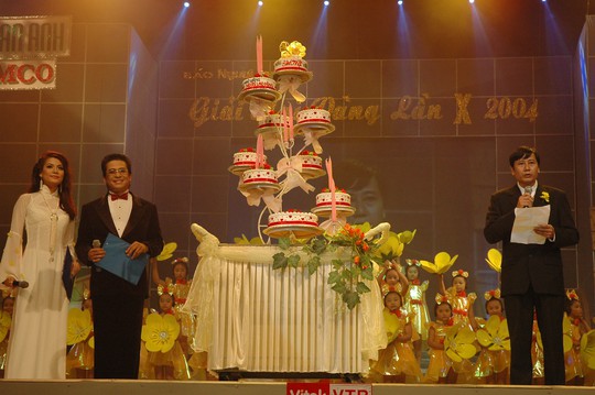 Sắc vàng bao trùm Lễ trao Giải Mai Vàng lần thứ 10 - Ảnh 2.