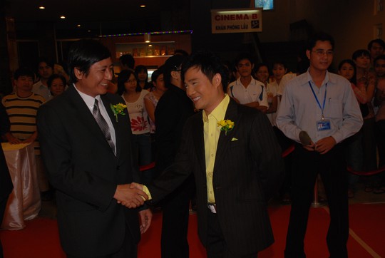 Minh Hằng đẹp cuốn hút trên thảm đỏ Mai Vàng lần thứ 13 - Ảnh 5.