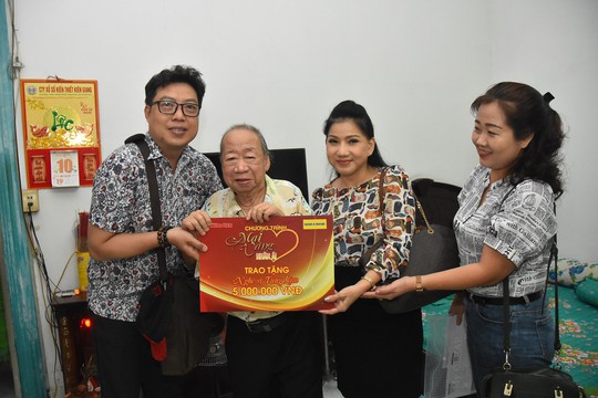 Mai Vàng nhân ái thăm Chu Phác Viên Nam Hùng, Nhuận Điền Thanh Tú và quái kiệt Tùng Lâm - Ảnh 2.