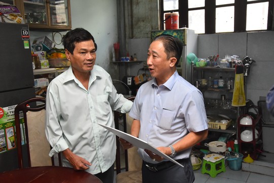 Mai Vàng nhân ái đến thăm nghệ sĩ Mai Trần và ảo thuật gia Trần Bình - Ảnh 5.