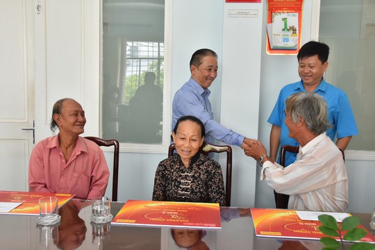 Mai Vàng nhân ái hỗ trợ 3 nghệ sĩ ở Bến Tre - Ảnh 6.