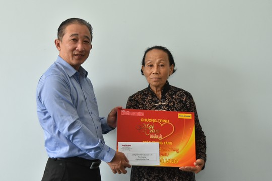 Mai Vàng nhân ái hỗ trợ 3 nghệ sĩ ở Bến Tre - Ảnh 10.