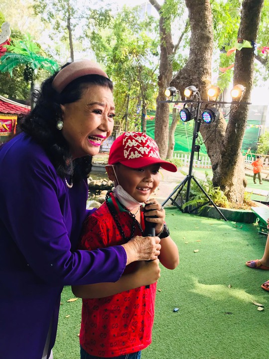 NSND Kim Cương dùng 100 triệu đồng Mai Vàng tri ân chăm lo trẻ mồ côi vì COVID-19 - Ảnh 5.