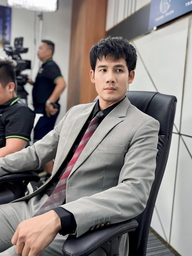 Bầu chọn Giải Mai Vàng “Nam - nữ diễn viên điện ảnh, truyền hình”: Mỗi người một vẻ- Ảnh 2. Bầu chọn Giải Mai Vàng “Nam - nữ diễn viên điện ảnh, truyền hình”: Mỗi người một vẻ- Ảnh 2.