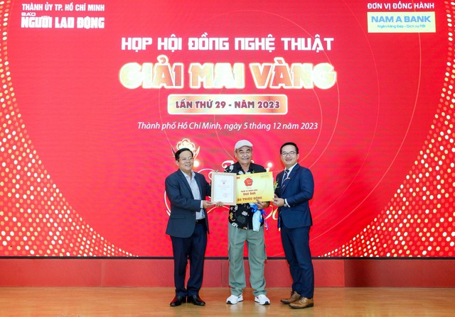 “Mai Vàng tri ân” vinh danh NSND Việt Anh- Ảnh 2. “Mai Vàng tri ân” vinh danh NSND Việt Anh- Ảnh 2.