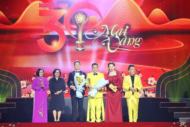 CLIP: Diễn viên Tự Long: "Mai Vàng 30 năm vẫn đỉnh nóc, kịch trần, bay phấp phới"- Ảnh 3. CLIP: Diễn viên Tự Long: "Mai Vàng 30 năm vẫn đỉnh nóc, kịch trần, bay phấp phới"- Ảnh 3.