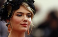 Hủy trưng bày ảnh khỏa thân Jennifer Lawrence, Kate Upton