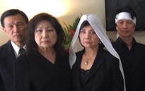 Dustin Nguyễn nghẹn ngào tiễn biệt cha