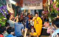 Hẩm hiu nghệ sĩ hát đám