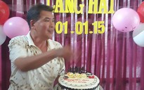 Nghệ sĩ Hữu Nghĩa hạnh phúc trong sinh nhật đầu năm