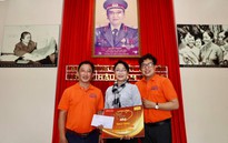 "Mai Vàng nhân ái" thăm NSND Thảo Vân và nghệ sĩ hài Vũ Quang tại Bến Tre