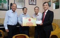 "Mai Vàng tri ân" thăm nhà thơ Thanh Thảo