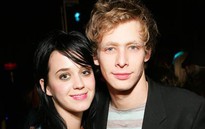 Tình cũ Katy Perry chết ở tuổi 28 sau khi gây án