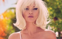 Kate Moss khóc ròng vì chụp ảnh lộ ngực năm 17