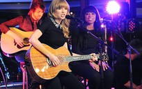 Taylor Swift bị kiện đòi lại cát-sê gần 40 tỉ đồng
