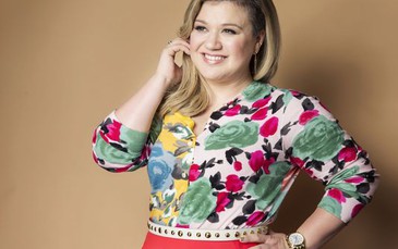 Kelly Clarkson khôn ngoan đáp trả chỉ trích về cân nặng