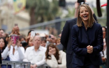 40 năm chờ đợi, Jodie Foster cũng nhận được sao Danh vọng