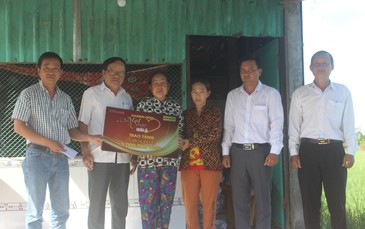 “Mai vàng nhân ái” đến với nữ nghệ sĩ bị đột quỵ ở Bạc Liêu