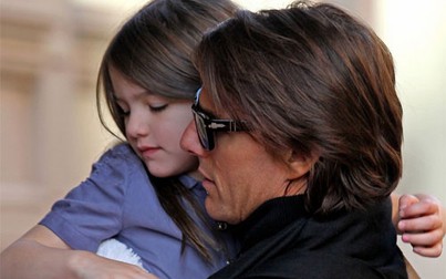 Tom Cruise kiện các tạp chí đăng tin bỏ rơi con gái